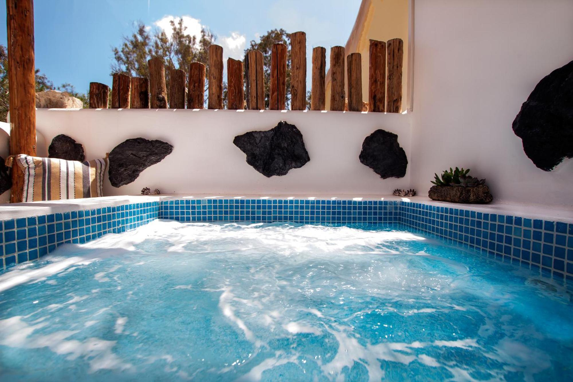 Asera Suites - Prive Jacuzzi Kamari  Exterior photo